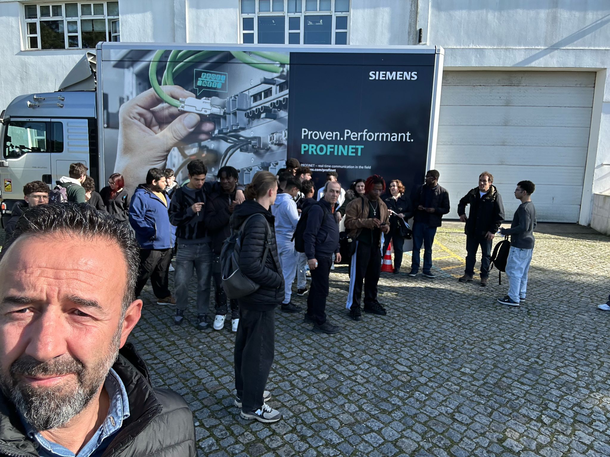 SER PRO | Visita ao Profinet Truck e ao iExperience Center da Siemens